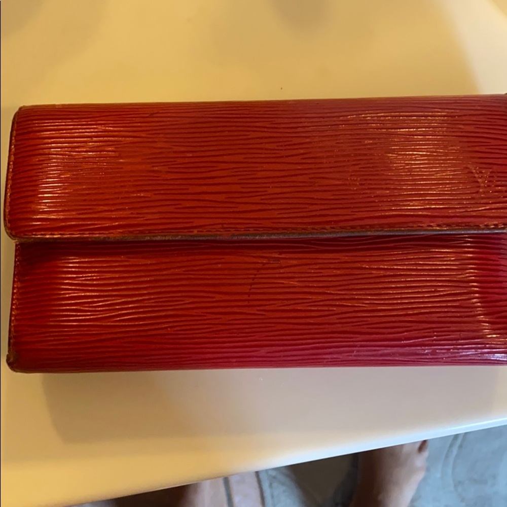 Lv Epi red wallet